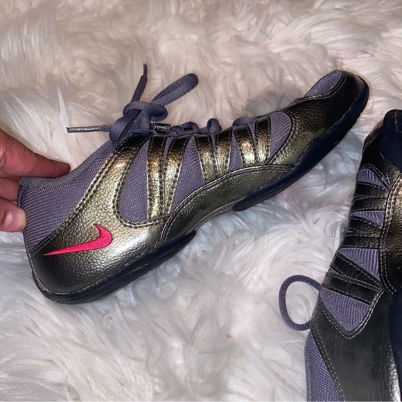 nike women’s gym shoe - Picture 5 of 5